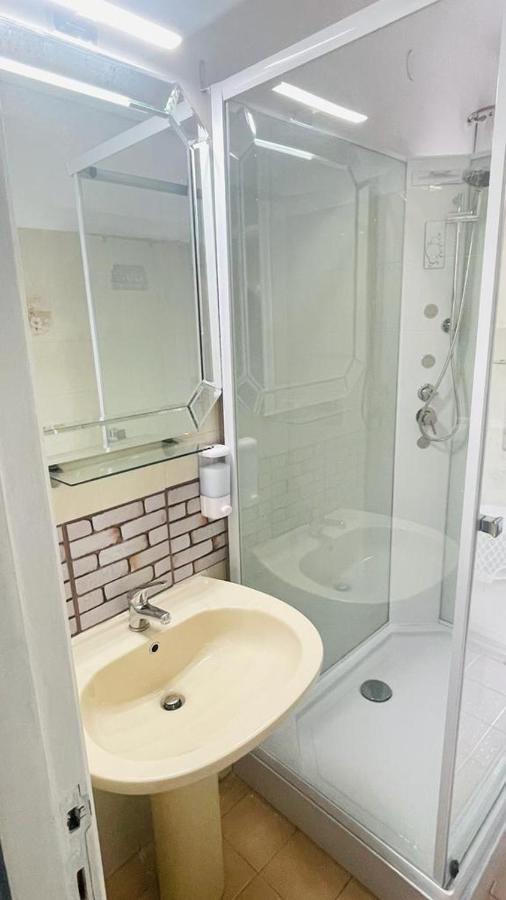 Domi B & B Macerata Bagian luar foto